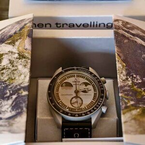 Swatch x Omega Mission to EarthPhase